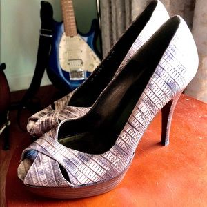 Stuart Weitzman, Faux croc platform 3” heels